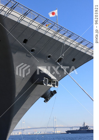 護衛艦の錨 アンカー 停泊中の自衛艦 護衛艦の錨 アンカー 停泊中の自衛艦 96203921