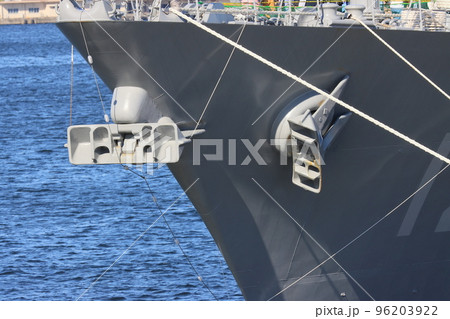 護衛艦の錨 アンカー 停泊中の自衛艦 護衛艦の錨 アンカー 停泊中の自衛艦 96203922