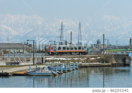 富山港線　岩瀬浜ー競輪場前　JR西日本　キハ120-349（富山） 96205245