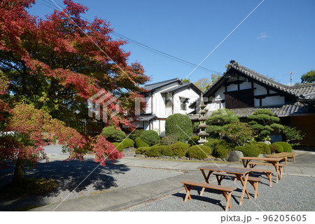 即成院 紅葉と庫裏 京都市東山区泉涌寺 即成院 紅葉と庫裏 京都市東山区泉涌寺 96205605