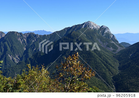 南アルプス甲斐駒ヶ岳・摩利支天の秋 96205918