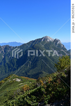 南アルプス甲斐駒ヶ岳・摩利支天の秋 96205924
