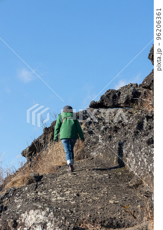 野辺山高原 平沢峠の獅子岩 野辺山高原 平沢峠の獅子岩 96206361