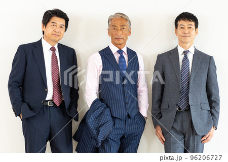 シニアビジネスマン　シニアの男性 96206727
