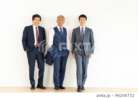 シニアビジネスマン　シニアの男性 96206732