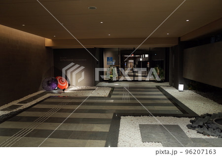 ホテルエントランス_京阪京都八条口 96207163