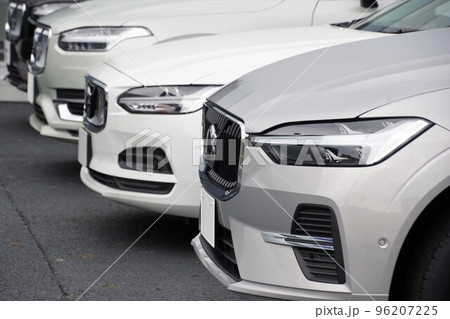 輸入車イメージ 販売店に並ぶ輸入車 ボルボ 輸入車イメージ 販売店に並ぶ輸入車 ボルボ 96207225