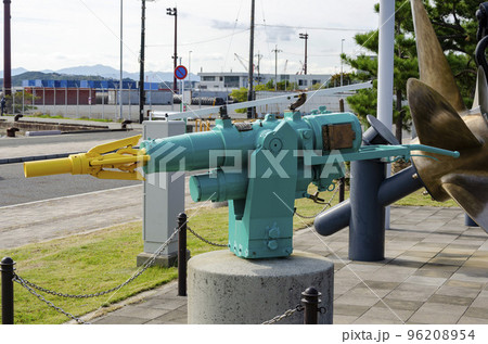 捕鯨船第二十五利丸の捕鯨砲 96208954