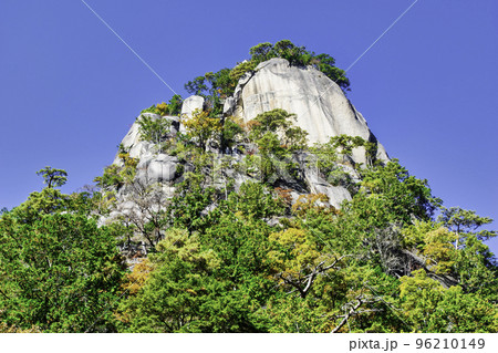 山梨県 昇仙峡 覚円峰 紅葉の風景 日本遺産 山梨県 昇仙峡 覚円峰 紅葉の風景 日本遺産 96210149