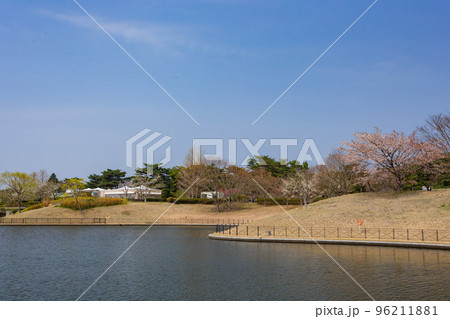Sunny view of the West Lake landscape in the lakeside park Sunny view of the West Lake landscape in the lakeside park 96211881