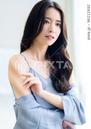 女性　ビューティー　美容　スキンケア　リビング　ライフスタイル 96212692
