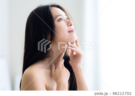 女性　ビューティー　美容　スキンケア　リビング　ライフスタイル 96212702