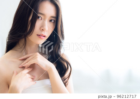 女性　ビューティー　美容　スキンケア　リビング　ライフスタイル 96212717