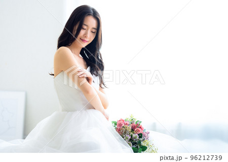 ウエディング ブライダル 女性 花嫁 結婚 ウエディング ブライダル 女性 花嫁 結婚 96212739