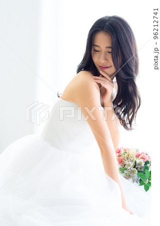 ウエディング ブライダル 女性 花嫁 結婚 ウエディング ブライダル 女性 花嫁 結婚 96212741