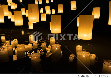 Sky lanterns in Yi-Peng (Loy Krathong) festival , Chiang Mai ,Thailand. Sky lanterns in Yi-Peng (Loy Krathong) festival , Chiang Mai ,Thailand. 96213705