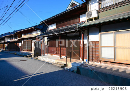 吉久町 千本格子の町並み 高岡市 吉久町 千本格子の町並み 高岡市 96213908