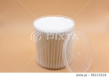 プラスチック容器に入った綿棒 プラスチック容器に入った綿棒 96215028