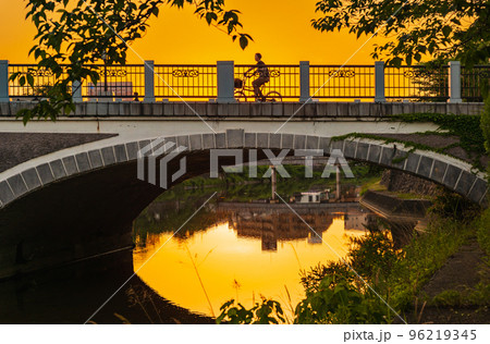 金沢 夕暮れの浅野川大橋 金沢 夕暮れの浅野川大橋 96219345