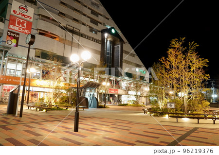 夜の阪神出屋敷駅前広場 北側03 夜の阪神出屋敷駅前広場 北側03 96219376