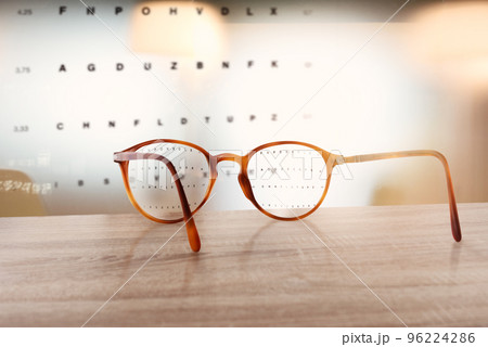 Glasses that correct eyesight from blurred to sharp. 96224286