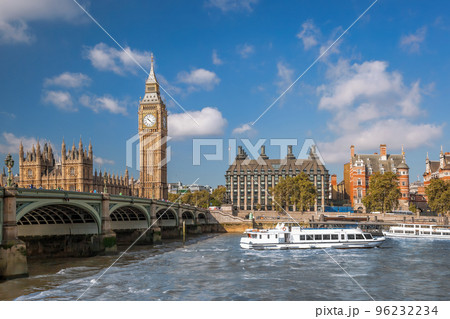 Famous Big Ben with bridge over Thames and tourboat on the river in London, England, UK Famous Big Ben with bridge over Thames and tourboat on the river in London, England, UK 96232234
