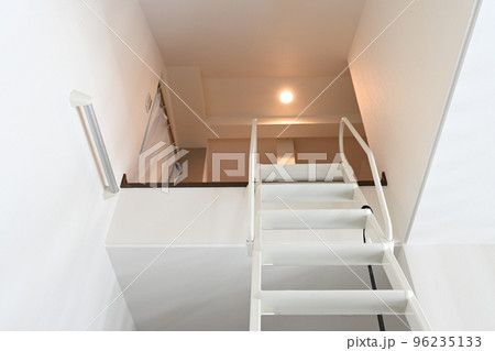 屋根裏収納 屋根裏収納 96235133
