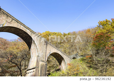 めがね橋 紅葉 めがね橋 紅葉 96236192