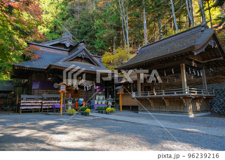 山梨県富士吉田市 新倉富士浅間神社 拝殿 山梨県富士吉田市 新倉富士浅間神社 拝殿 96239216