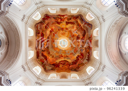 Neumunster Collegiate Church interior, Wurzburg 96241339