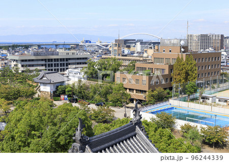 大阪府岸和田市　岸和田城からの眺め　岸和田市役所 96244339