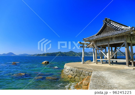 【愛媛県】快晴の白石龍神社（松山市） 96245225