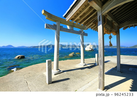 【愛媛県】快晴の白石龍神社（松山市） 96245233