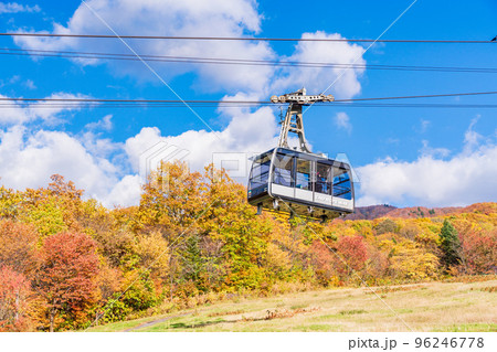 （山形県）紅葉の山形蔵王　蔵王ロープウェイ  96246778