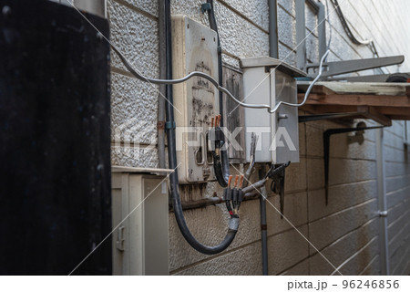 店舗解体に伴う電力メーターの撤去 店舗解体に伴う電力メーターの撤去 96246856
