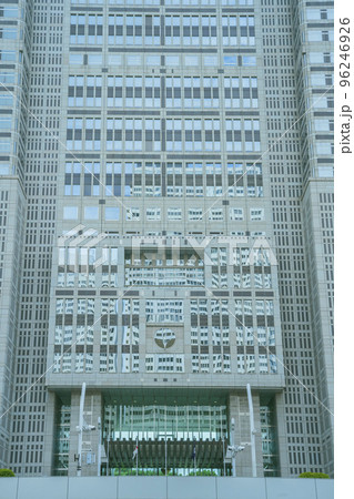 東京都新宿区の東京都庁(第一本庁舎・第二本庁舎・議会)を外観から見る風景 東京都新宿区の東京都庁(第一本庁舎・第二本庁舎・議会)を外観から見る風景 96246926