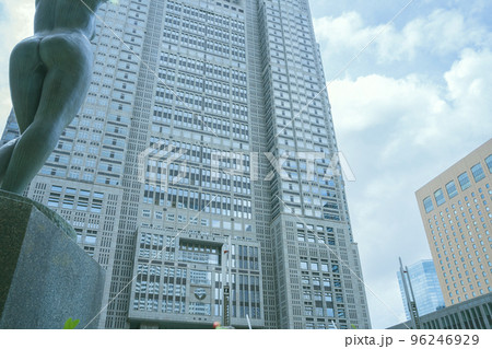 東京都新宿区の東京都庁(第一本庁舎・第二本庁舎・議会)を外観から見る風景 東京都新宿区の東京都庁(第一本庁舎・第二本庁舎・議会)を外観から見る風景 96246929