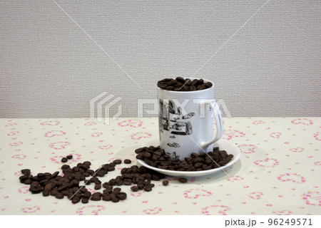 焙煎したコーヒー豆 96249571