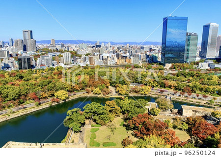 大阪府大阪市　大阪城天守閣からの眺め（北側 大阪ビジネスパーク方面） 96250124