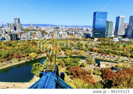 大阪府大阪市　大阪城天守閣からの眺め（北側 大阪ビジネスパーク方面） 96250125