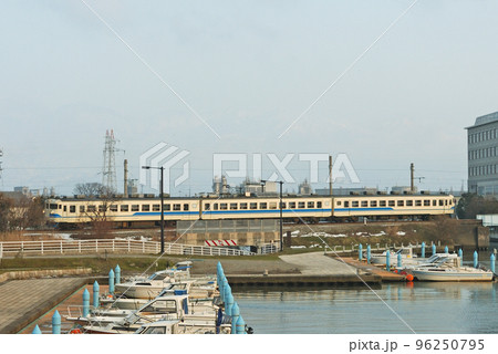 富山港線 競輪場前ー岩瀬浜 JR西日本 475系 A23編成(金沢) 富山港線 競輪場前ー岩瀬浜 JR西日本 475系 A23編成(金沢) 96250795