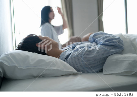 起きない夫 96251392