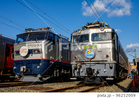 新旧銀釜揃い踏み「EF510-301とEF81-303」 新旧銀釜揃い踏み「EF510-301とEF81-303」 96252009