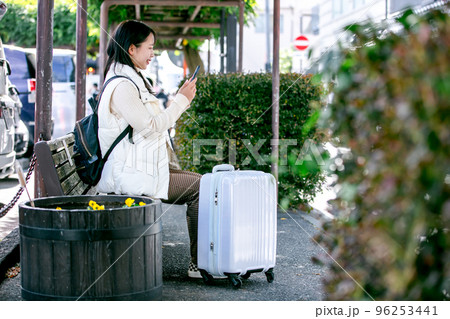 旅する女性　trip 96253441