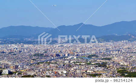 福岡空港と街並み 福岡空港と街並み 96254124