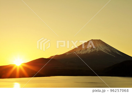 富士山と初日の出 富士山と初日の出 96257068
