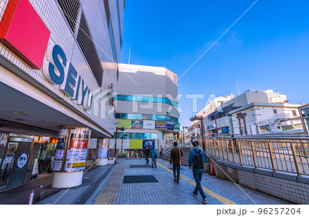 日本の横浜都市景観 鶴見駅西口・西友など駅前風景 日本の横浜都市景観 鶴見駅西口・西友など駅前風景 96257204