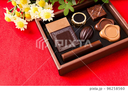 バレンタインデーのチョコレート 96258560