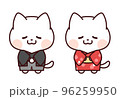 黒と赤の着物を着てお辞儀する白猫 96259950