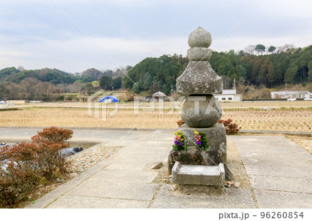 奈良県 明日香村 蘇我入鹿首塚 奈良県 明日香村 蘇我入鹿首塚 96260854